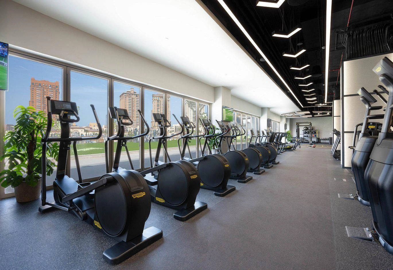 Комплекс меблированных таунхаусов на берегу моря с отелем и бассейнaми, Доха, Катар