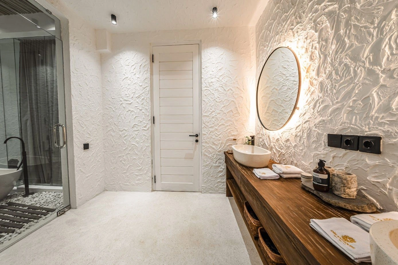 Вилла в отличном районе в центре Бали