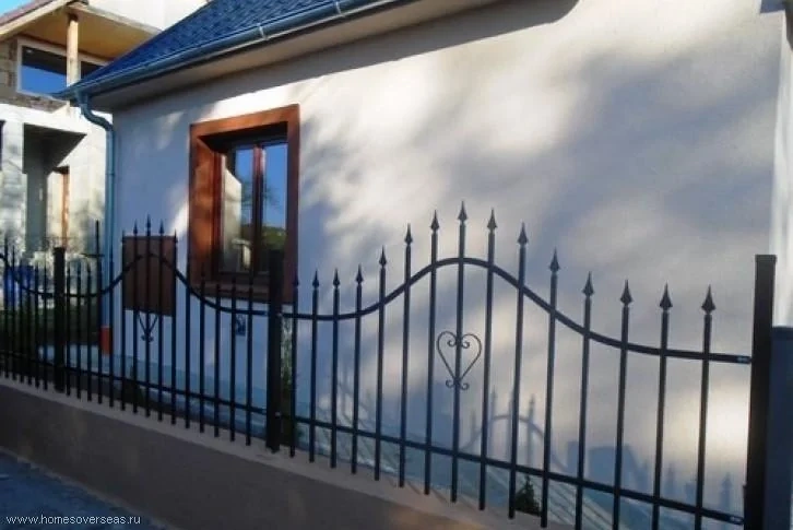 Дом в деревне Дуловце рядом с Комарно, Словакия