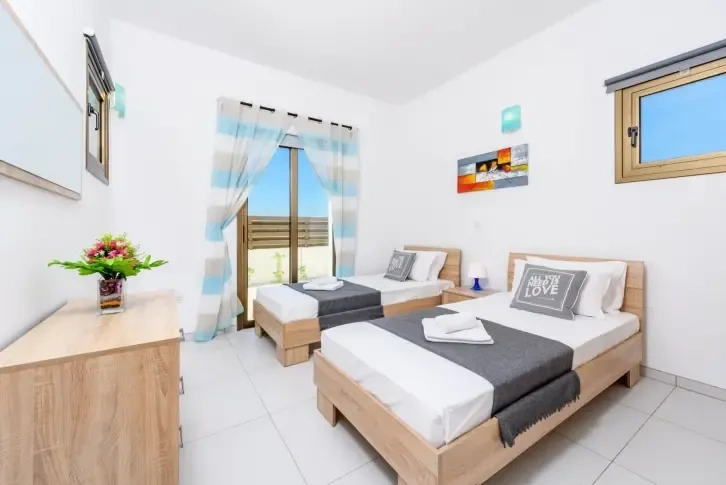 Красивый бунгало с видом на море в Айя Текла, Кипр