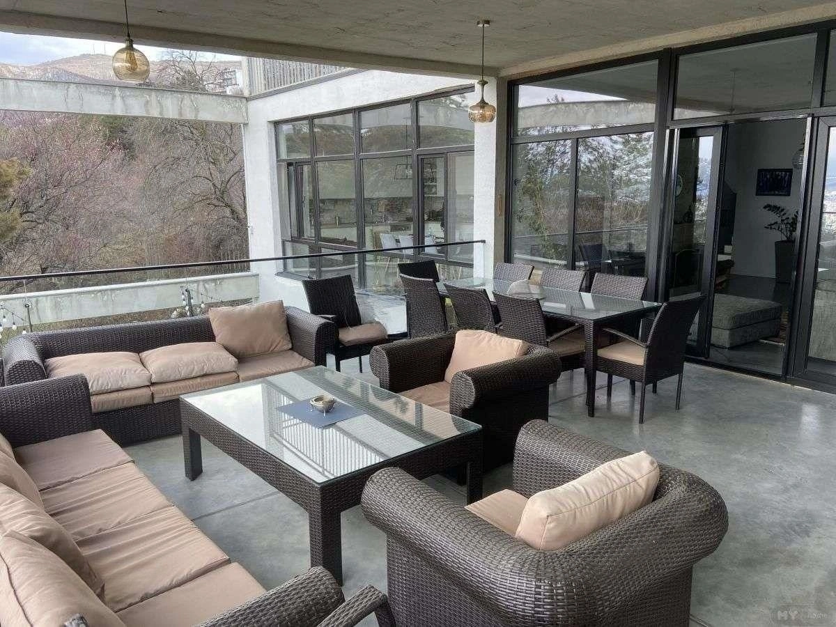 Роскошный дом в лофт-стиле на Тскнетском шоссе