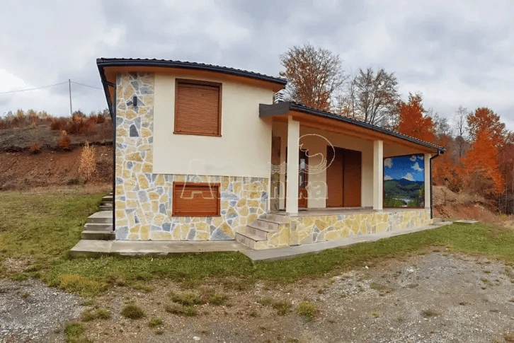 Новый дом 2+1 с видом на реку Тару в Колашине