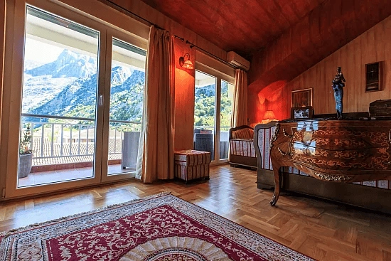 Квартира 2+1 в районе Шкалджари, Котор, Черногория