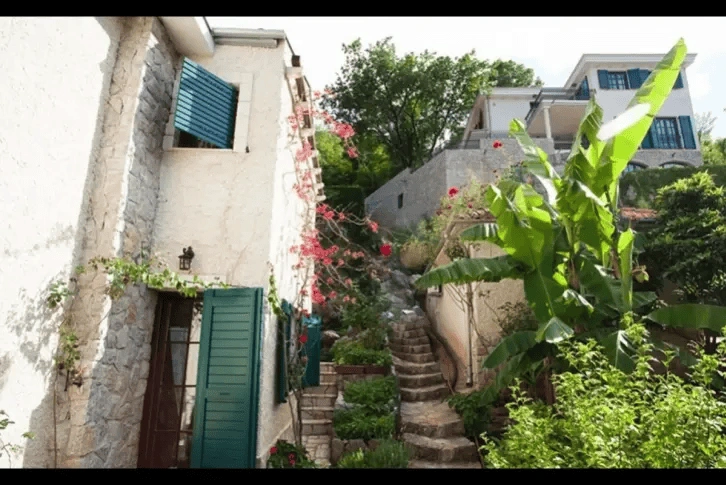 Купить студию-апартамент в Которе за 355 тыс. € ✅