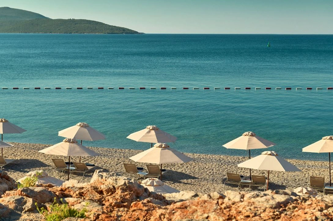 Один из семи отелей в районе Lustica Bay, Черногория