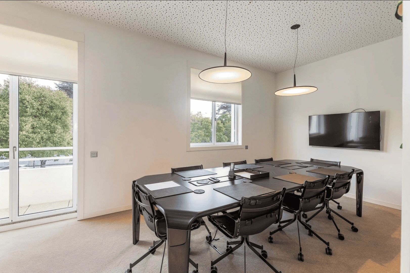 Трёхэтажная коммерческая недвижимость