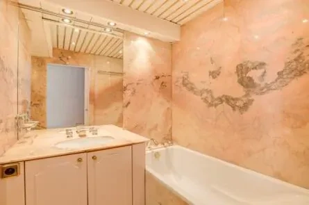 Квартира площадью 164 м2 между казино и морем в здании Mirabeau, Монако