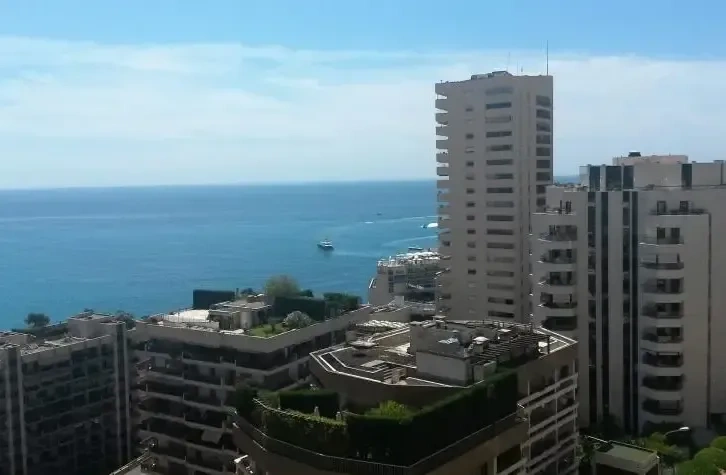 Duplex penthouse of 300 m2 in Villa San Carlo, Monaco