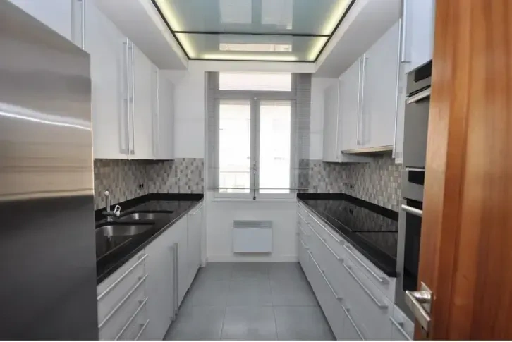 Duplex penthouse of 300 m2 in Villa San Carlo, Monaco