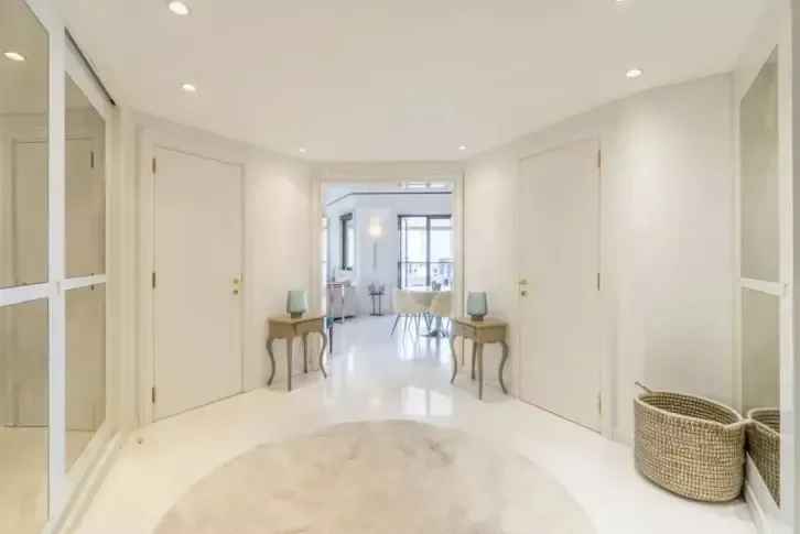 Элитная квартира 3+1 с парковкой в Монако