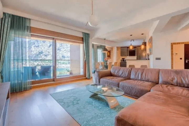 Роскошная квартира 78 м2 с панорамным видом на море в Которе