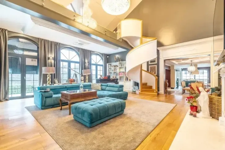 Вилла с просторной гостиной и террасой в Загребе - 1,600,000 €