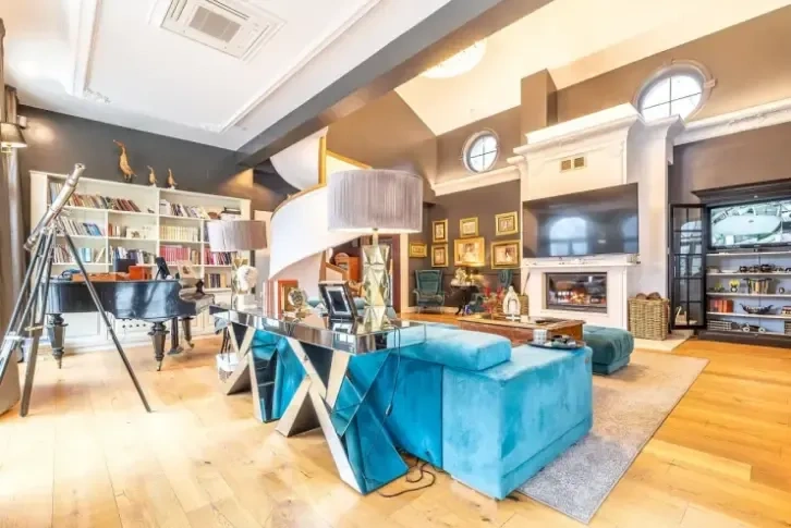 Вилла с просторной гостиной и террасой в Загребе - 1,600,000 €