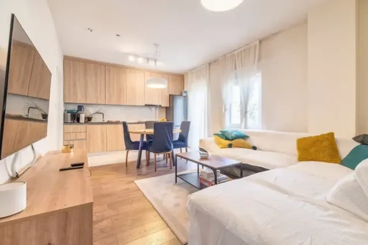 Дом с гаражом в районе Максимир, Загреб, Хорватия