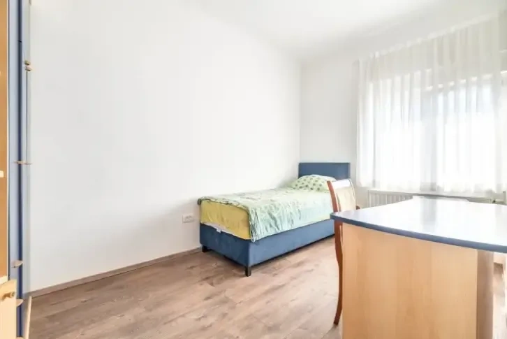 Дом с гаражом в районе Максимир, Загреб, Хорватия