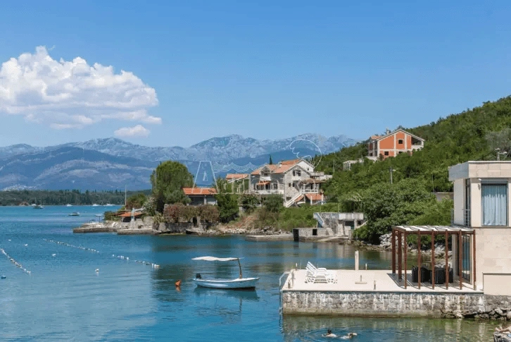 Роскошная вилла 170 m2 с мебелью на Луштице, Черногория