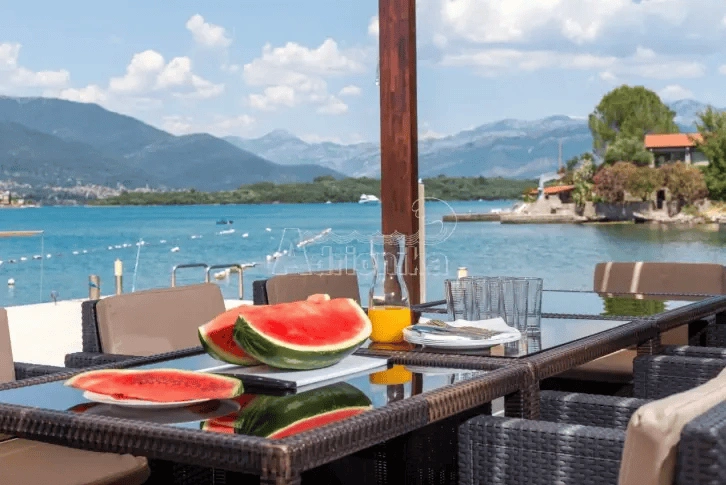 Роскошная вилла 170 m2 с мебелью на Луштице, Черногория