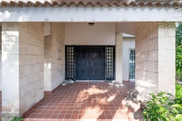 Одноповерховый коттедж 350 м2 в Никосии