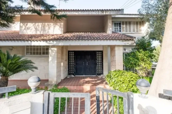 Одноповерховый коттедж 350 м2 в Никосии