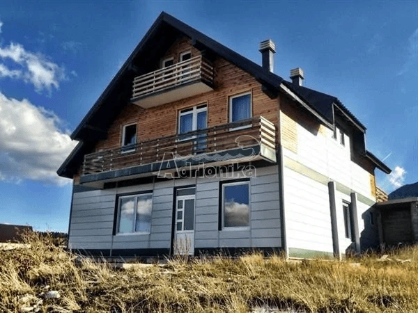 Дом с четырьмя спальнями у склонов в Колашине, Черногория