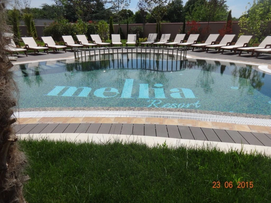 Квартира с мебелью и техникой в современном комплексе в Равде - € 69,000