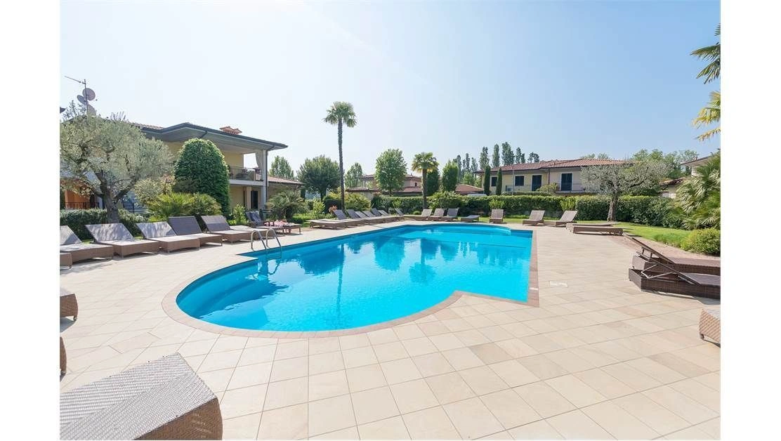 Небольшая вилла рядом с озером Гарда