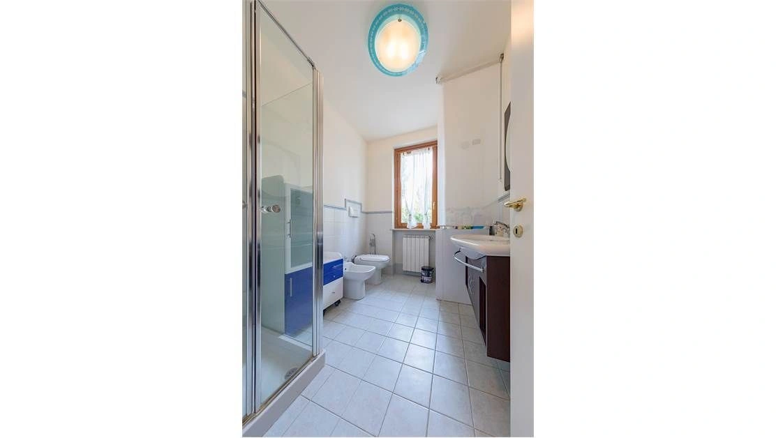 Небольшая вилла рядом с озером Гарда