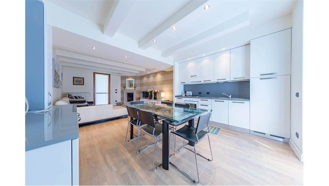 Небольшая вилла рядом с озером Гарда