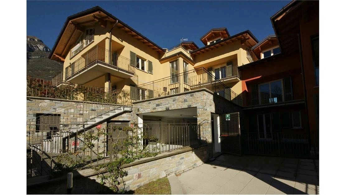 Квартира с видом на озеро Комо