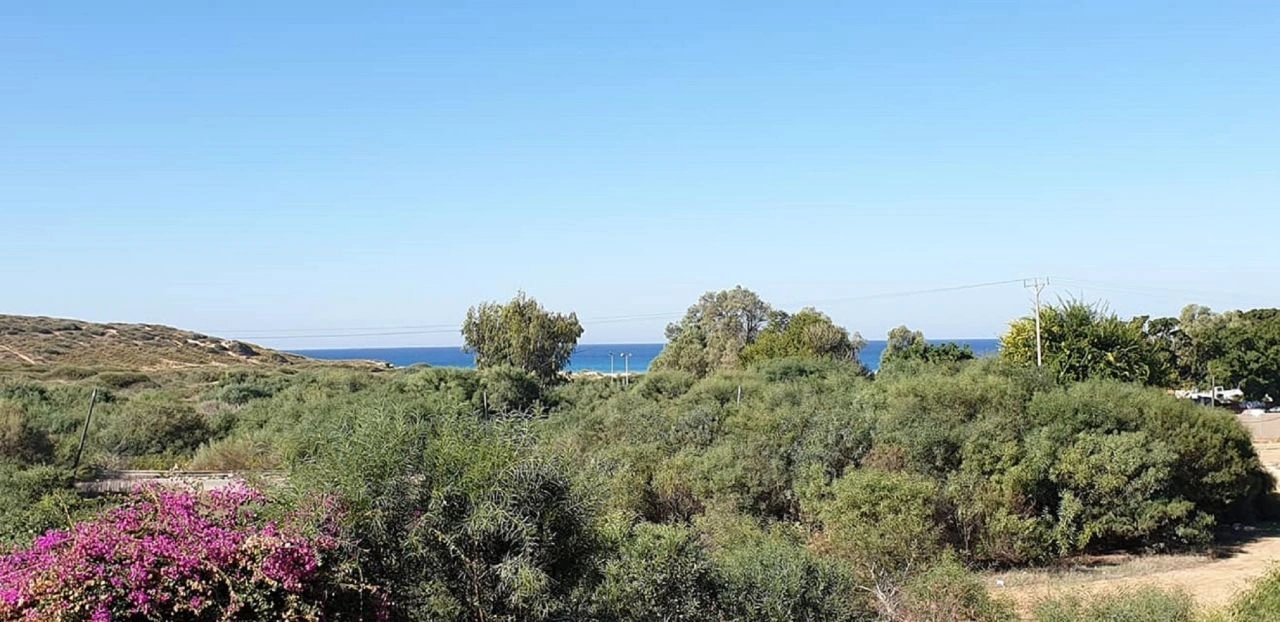 Villa on a landscaped plot in Netanya on the first line of the sea, Israel