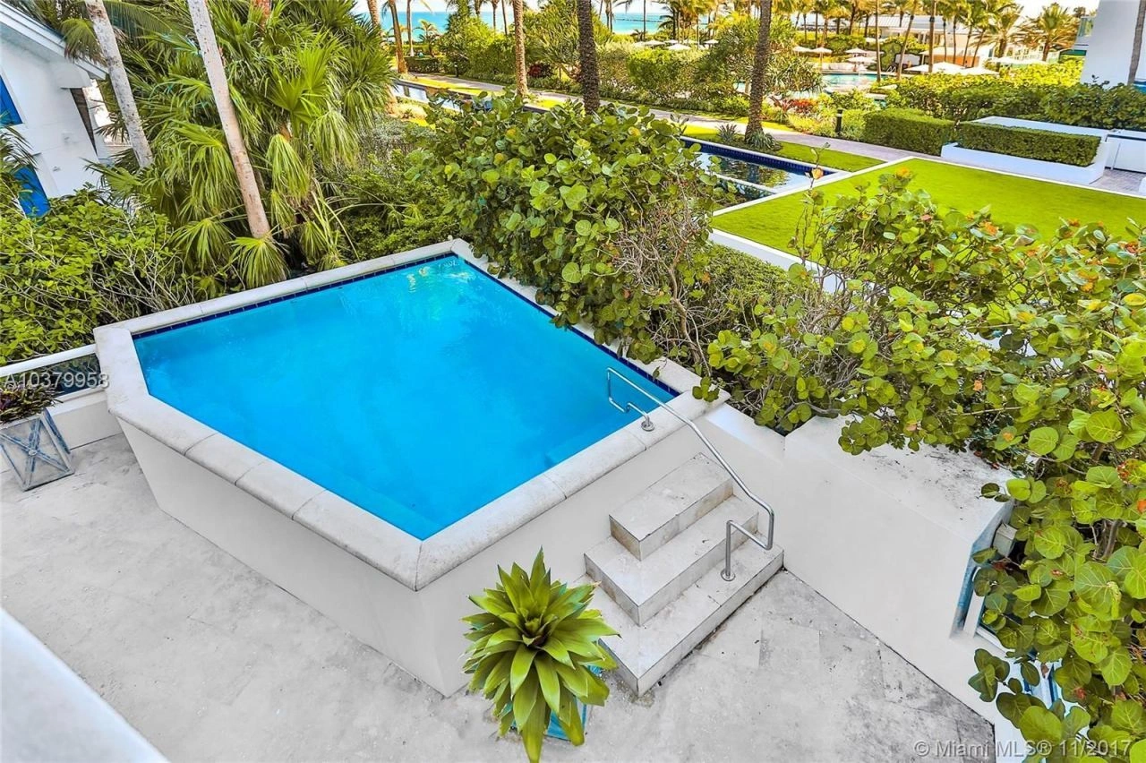 Роскошный таунхаус в Майами в нескольких шагах от океана, США