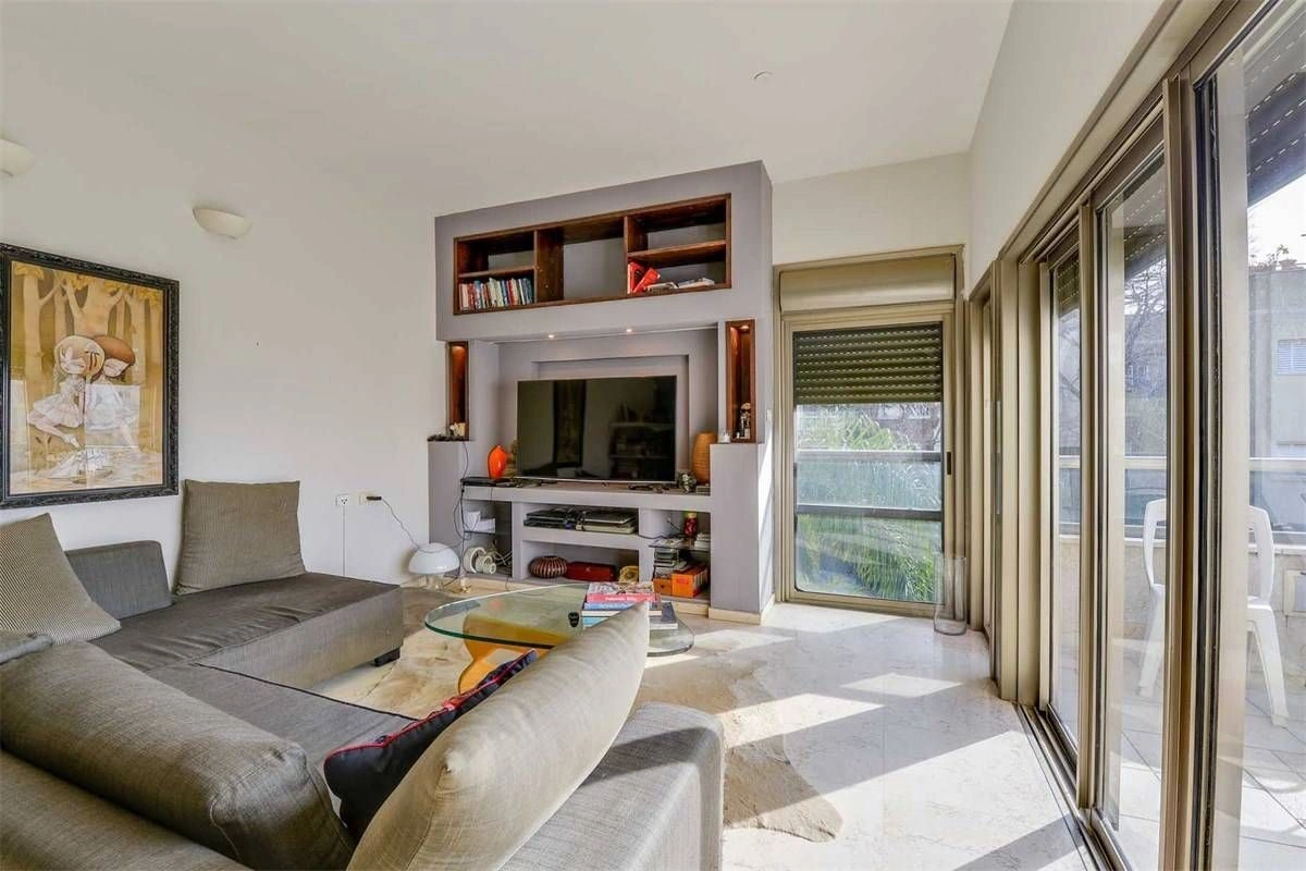 Пентхаус с тремя балконами в северной части Тель-Авива, Израиль