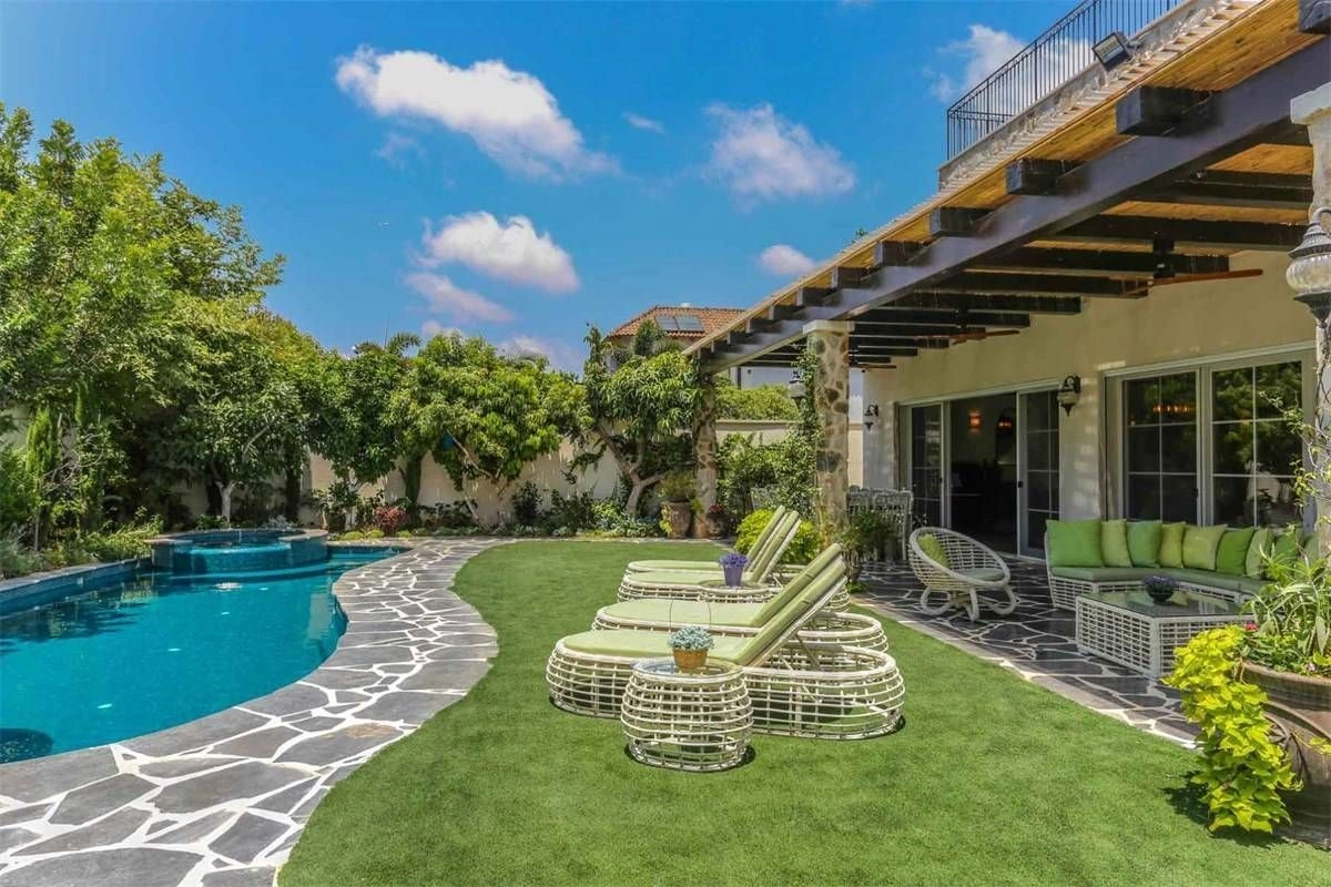 Villa with pool and garden in Raanan with designer renovation, Israel