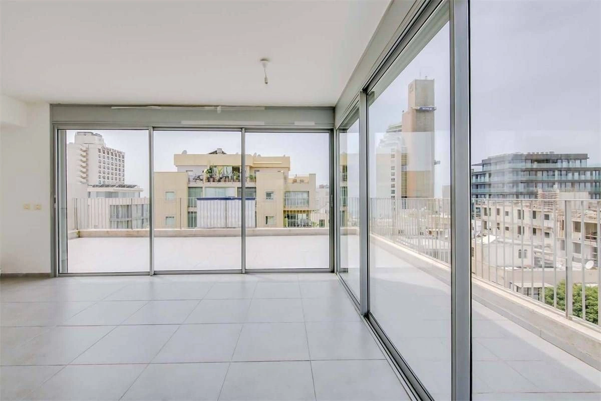 Дуплексный пентхаус в Тель-Авиве с панорамным видом на море - $2,018,000