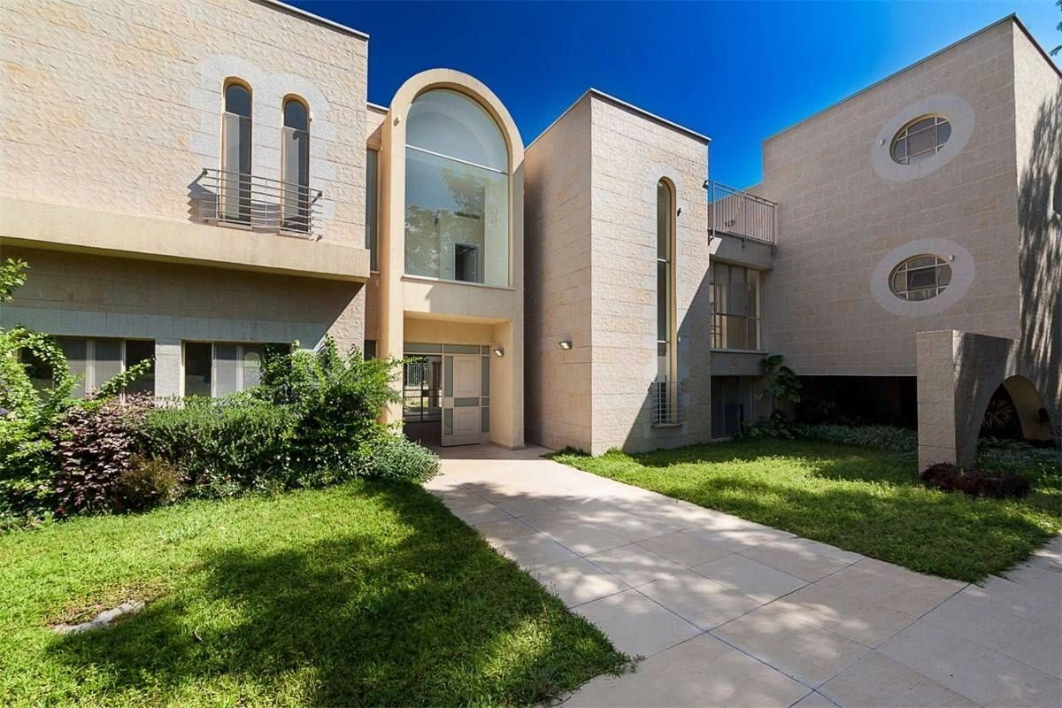 Villa in Caesarea next to a picturesque eucalyptus grove, Israel