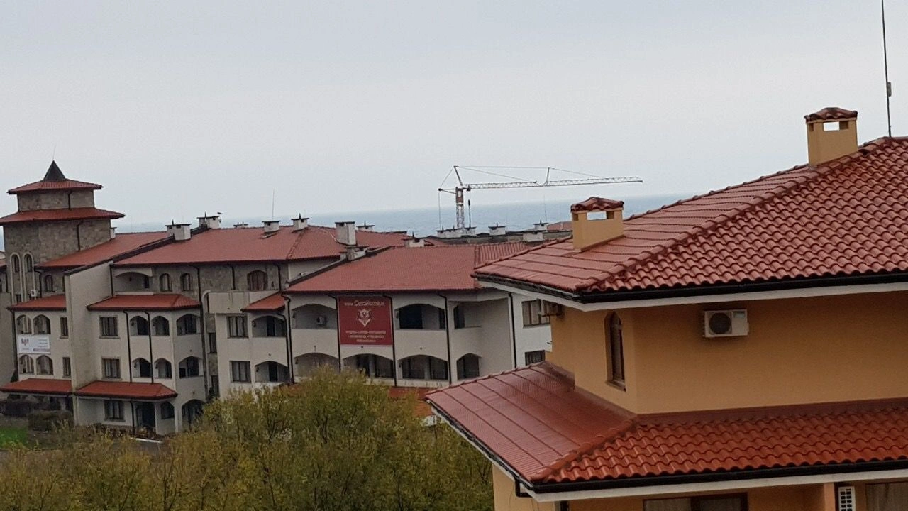 Квартира с просторной террасой в комплексе в Свети Влас, Болгария