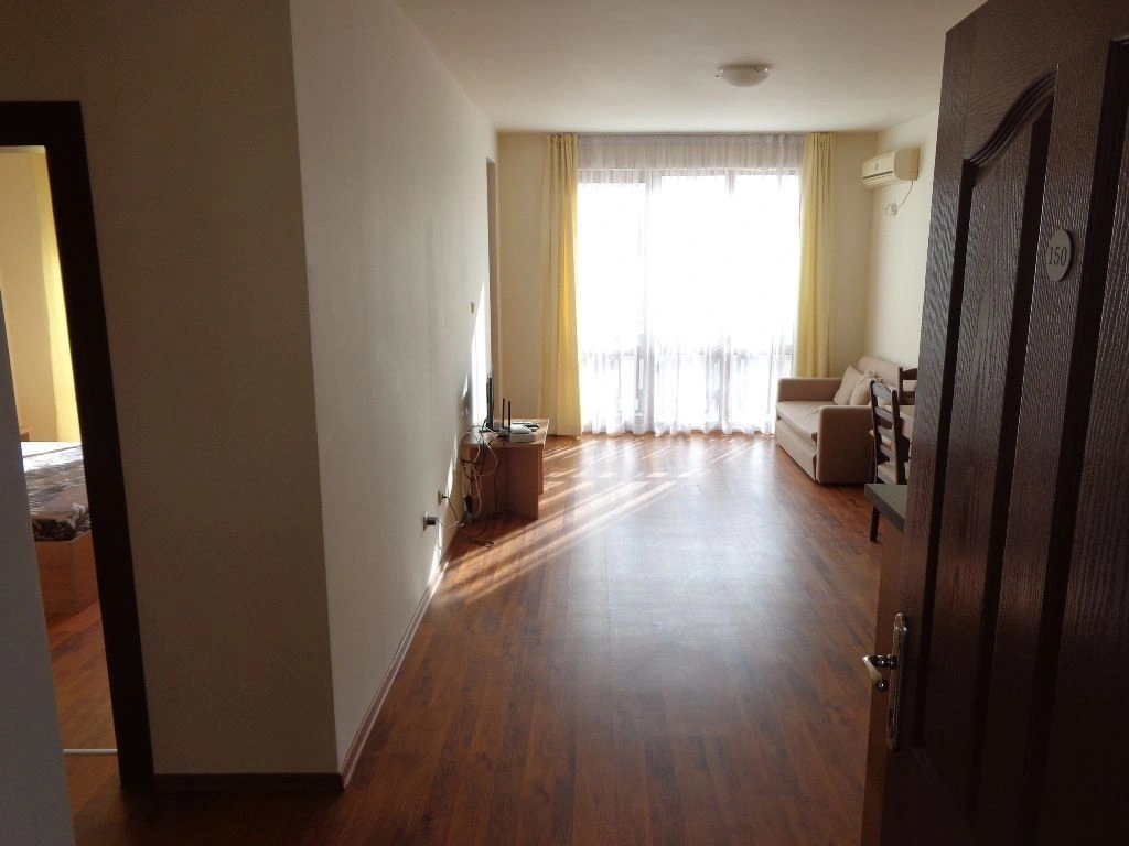 Квартира с просторной террасой в престижном комплексе в Святом Власе - 55 000 €