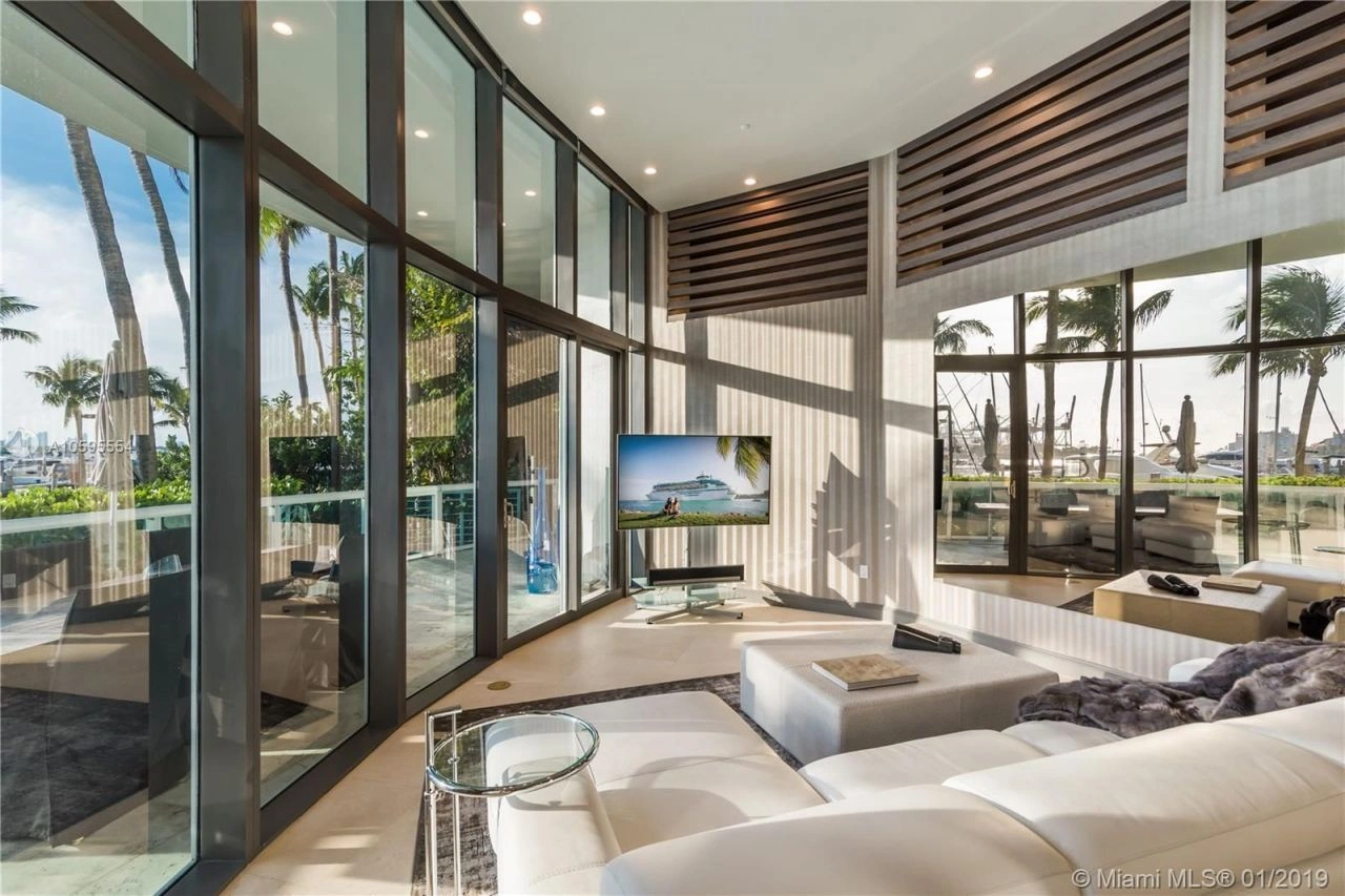 Таунхаус рядом с пляжем в престижном районе Майами, США