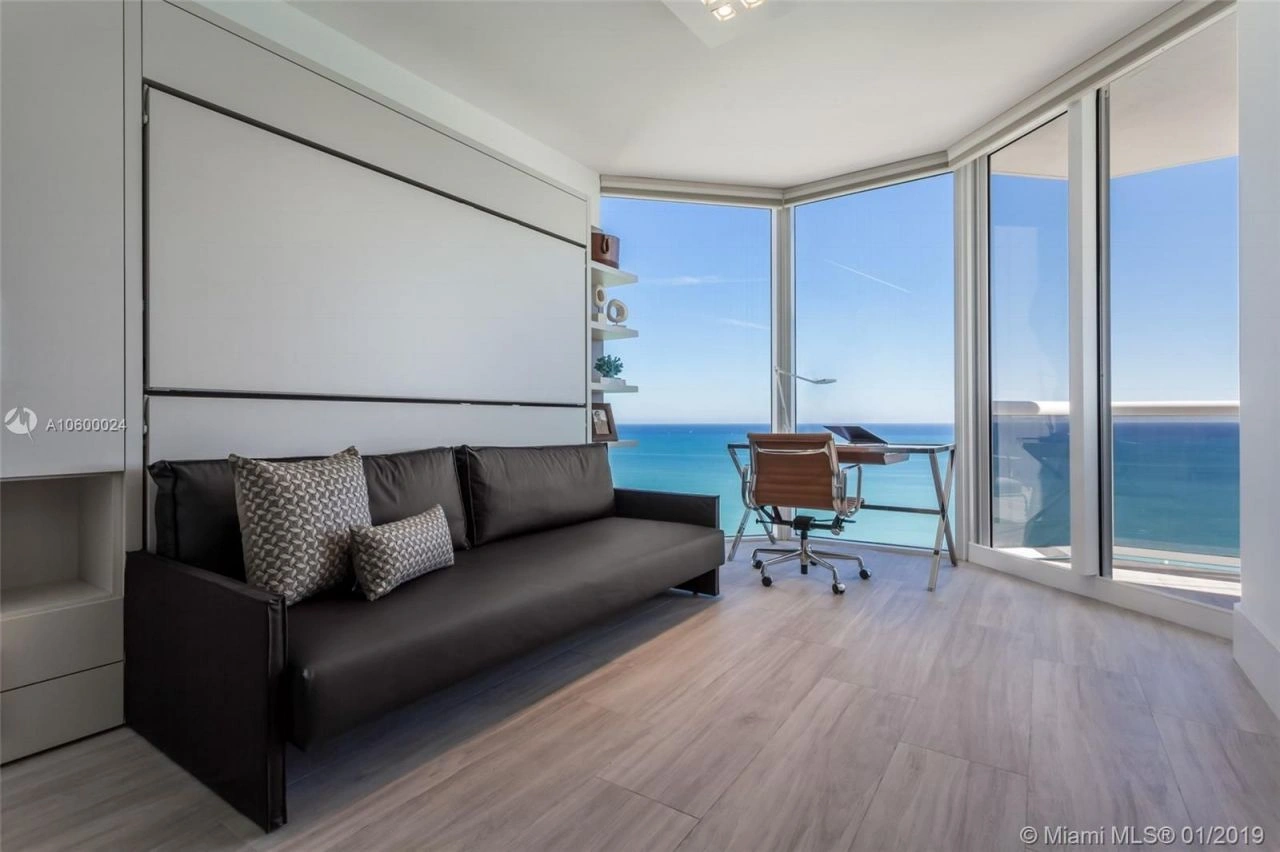 Квартира с видом на море с тремя спальнями в Майами, США