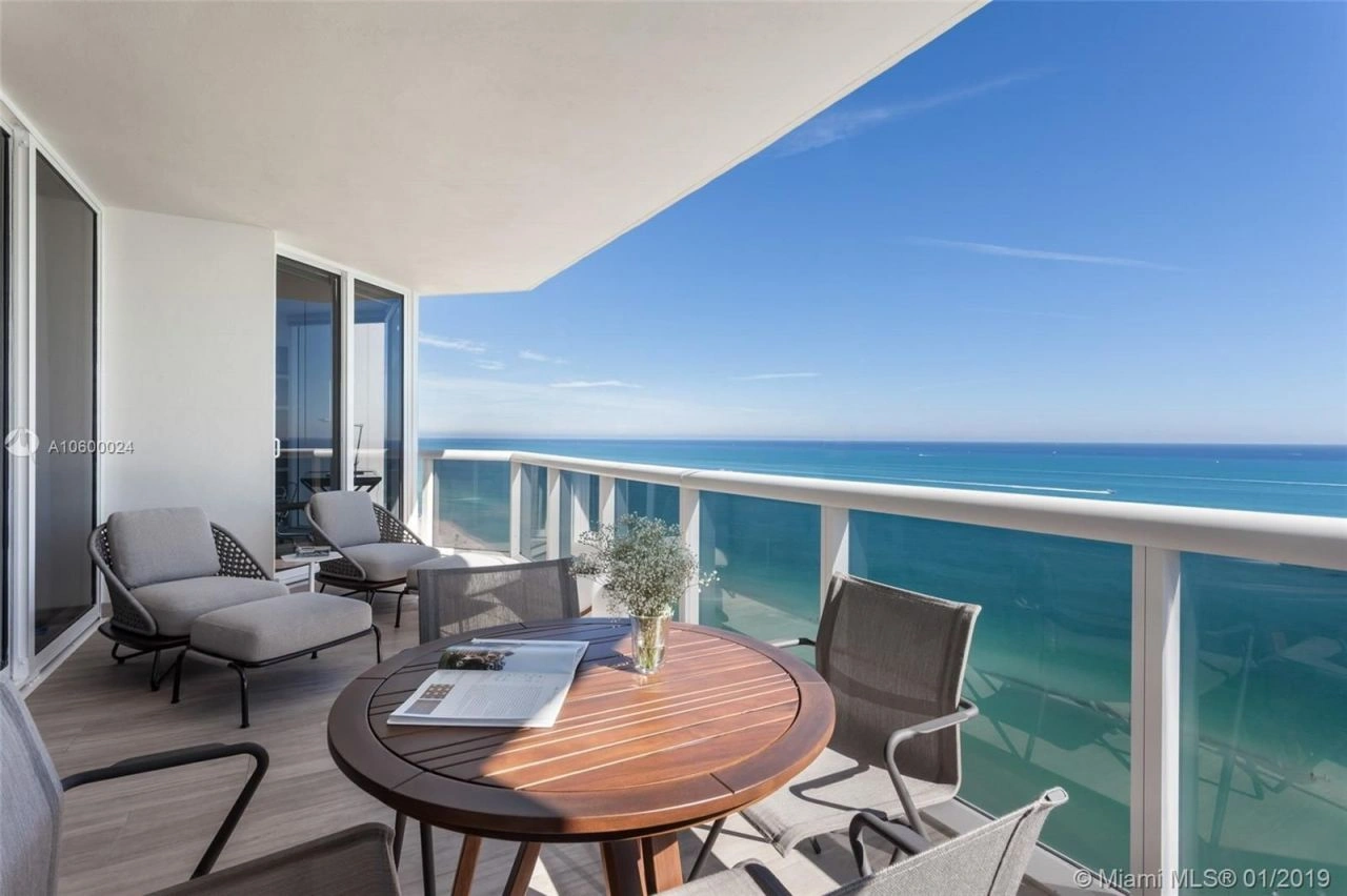 Квартира с видом на море с тремя спальнями в Майами, США