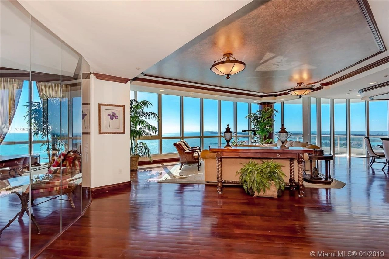 Квартира со всей бытовой техникой в современном комплексе в Майами, США