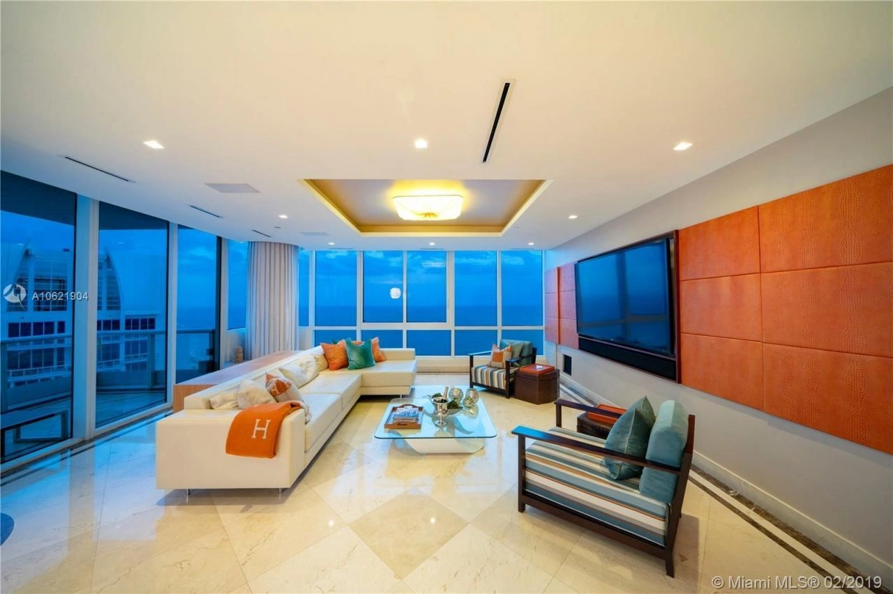 Квартира у моря с мебелью и техникой в Майами, США