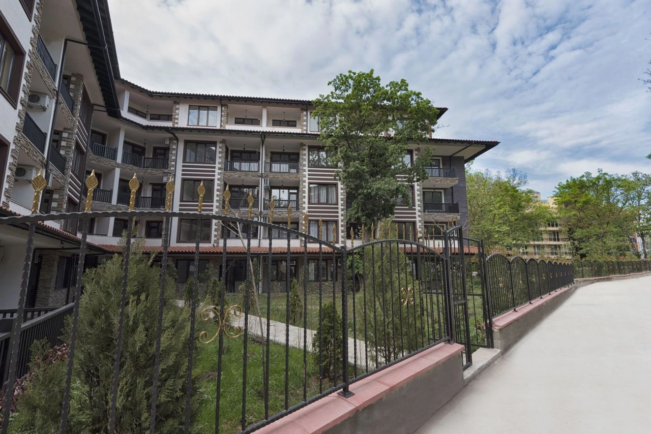 Уютная студия площадью 35 м² с видом на лес в Приморско