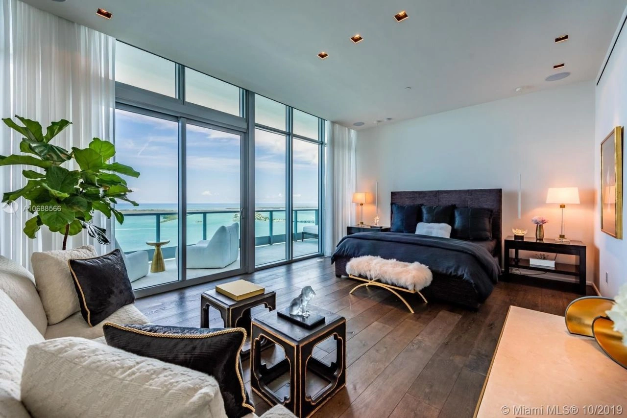 Penthouse within walking distance from the ocean in Miami, USA