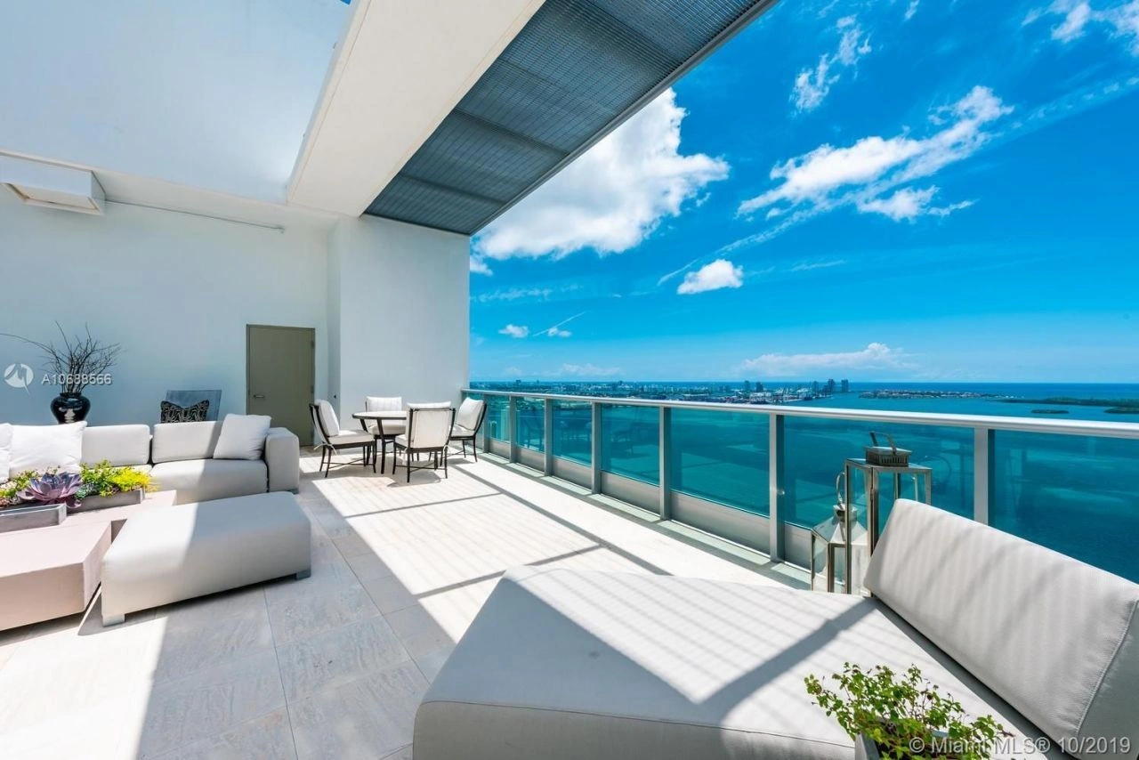 Penthouse within walking distance from the ocean in Miami, USA