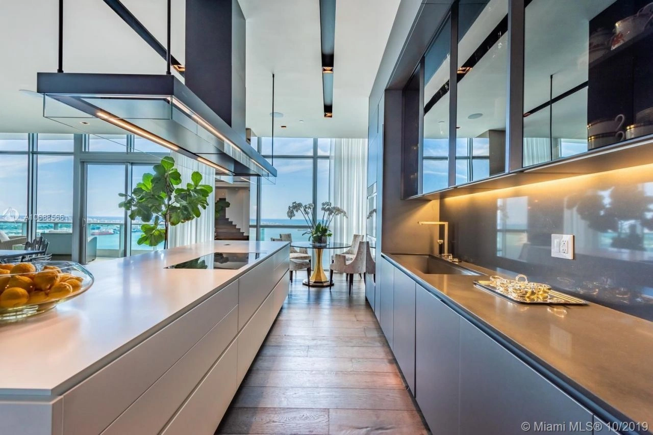 Penthouse within walking distance from the ocean in Miami, USA