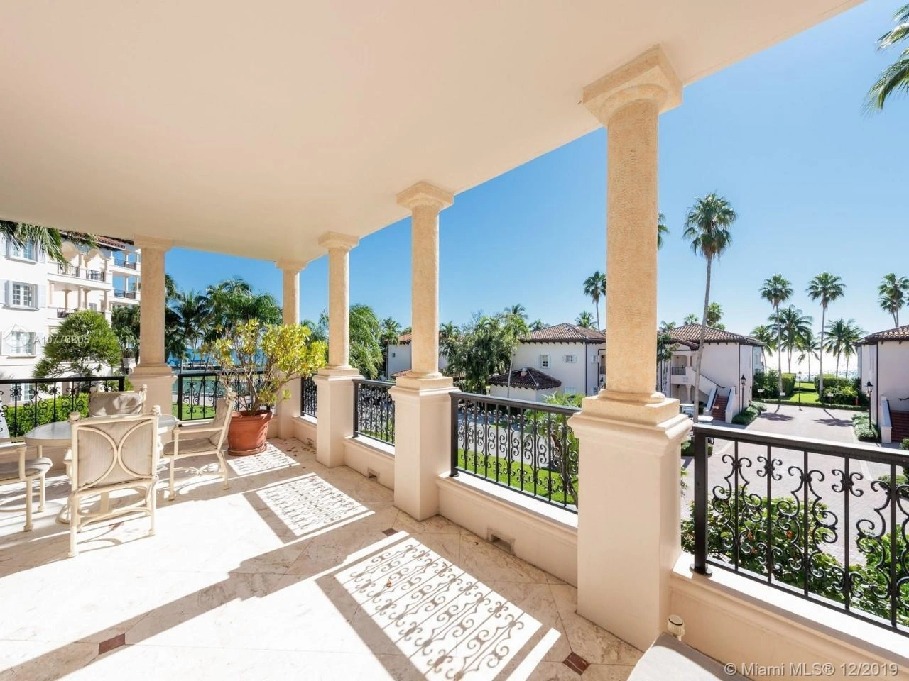 Квартира 4+1 с развитой инфраструктурой в Майами