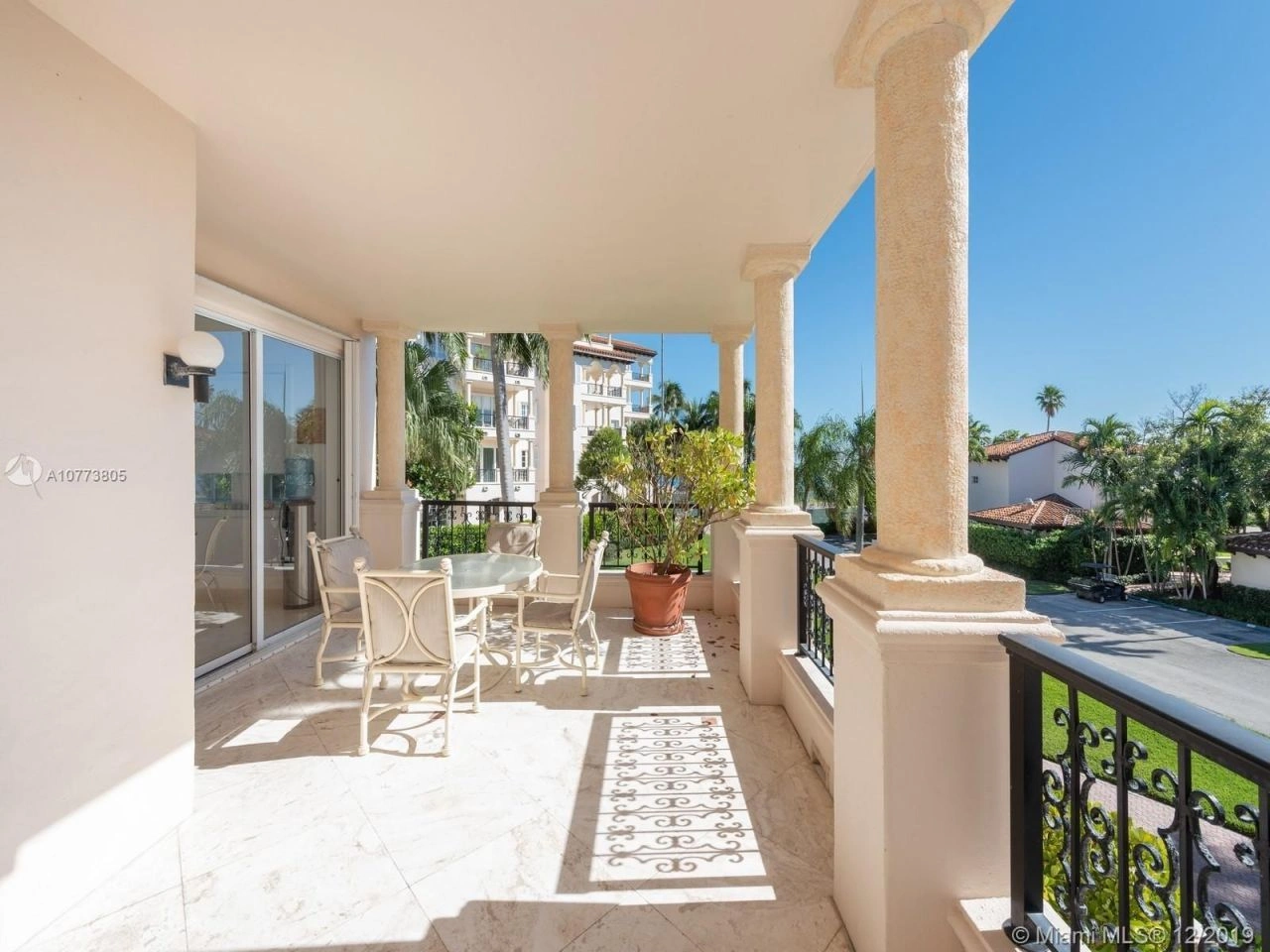 Квартира 4+1 с развитой инфраструктурой в Майами