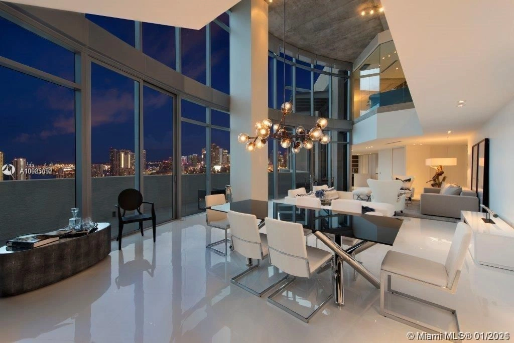 Пентхаус с панорамным видом на океан в Майами, США