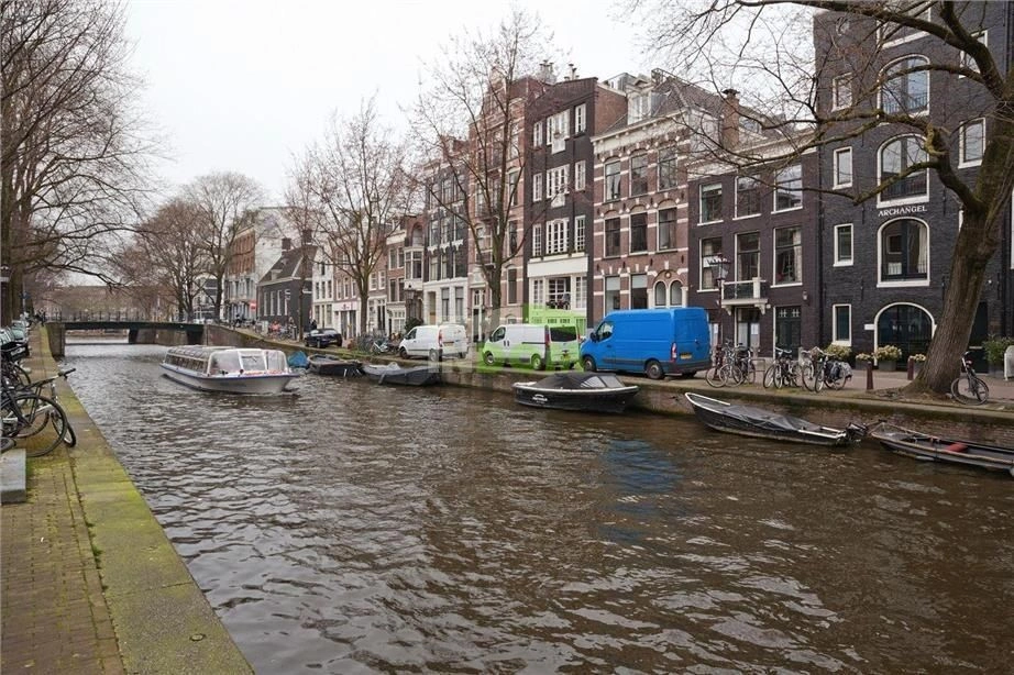 Квартира 1+1 у каналов в Амстердаме